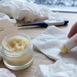 Baume pour les lèvres : stick réparateur à la texture épaisse
